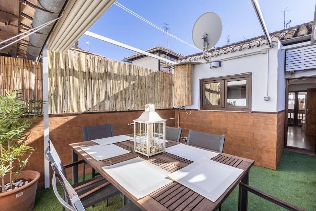 Apartamento Con Terraza A 4 Minutos De La Catedral Granada Exterior photo
