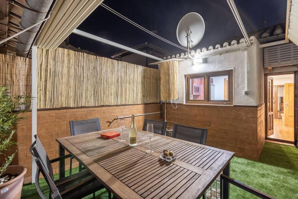 Apartamento Con Terraza A 4 Minutos De La Catedral Granada Exterior photo